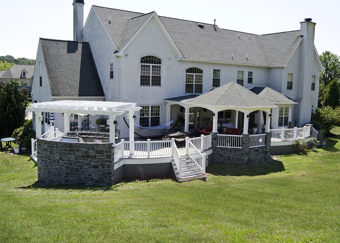 deck with pergola