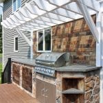 Bucci - Timbertech deck with pergola and kitchen