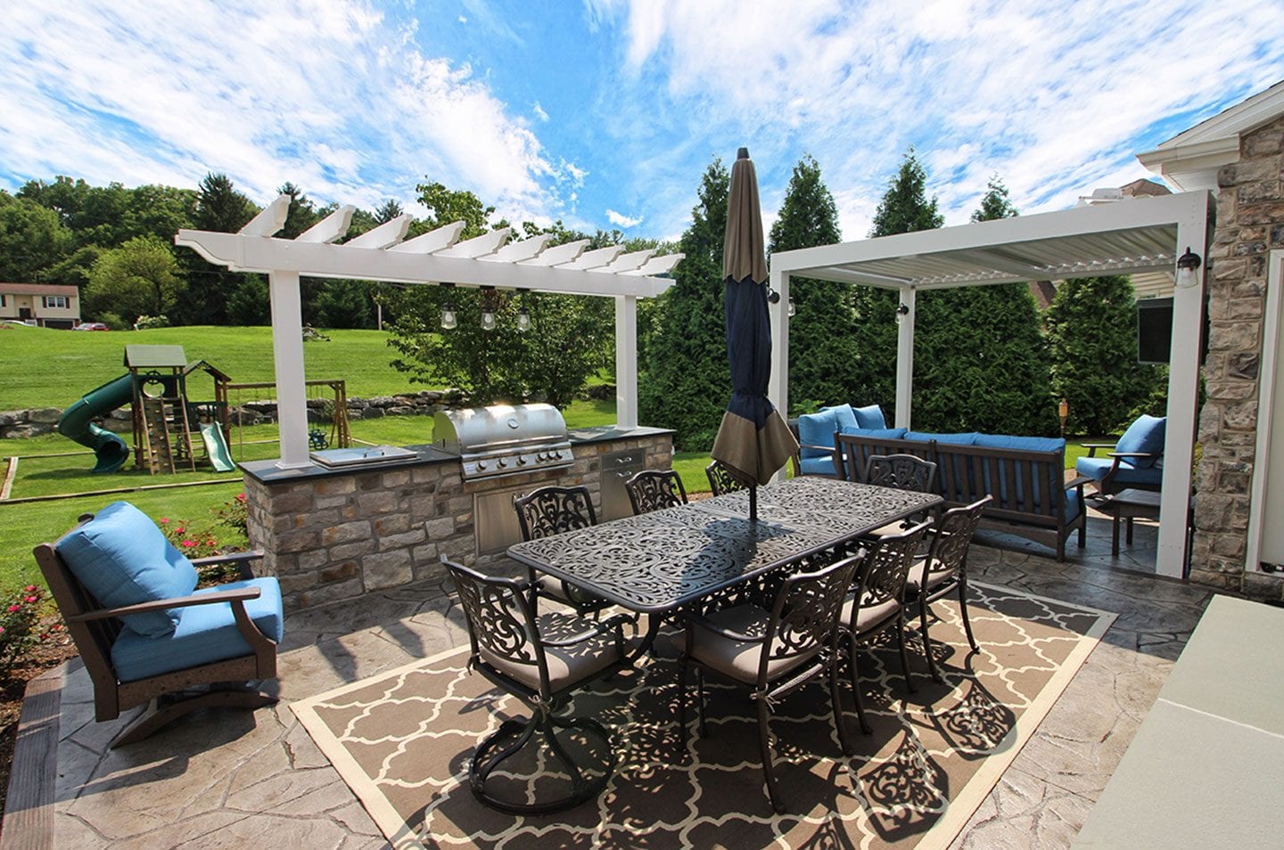 patio space with pergola